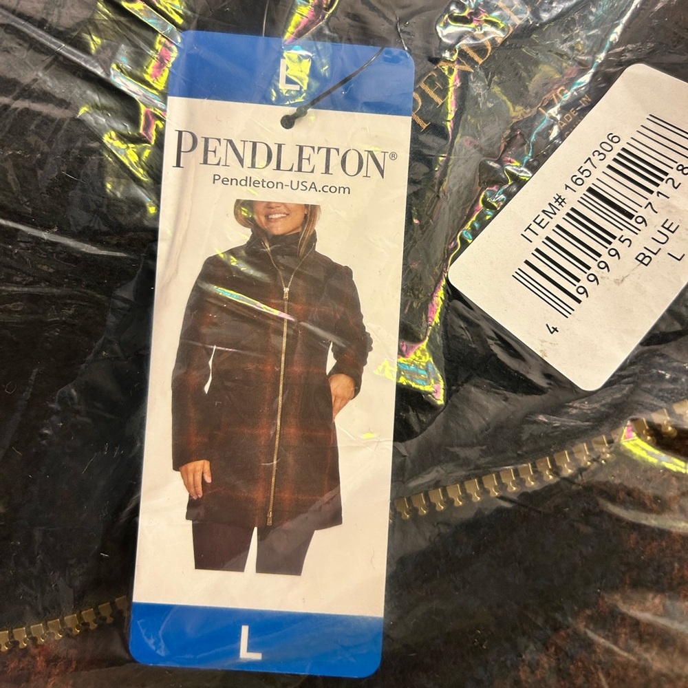 NWT Pendleton Ladies' Wool Blend Walker Coat Outdoor Winter Cozy - size L - Picture 3 of 8